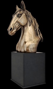 hestehoved figur